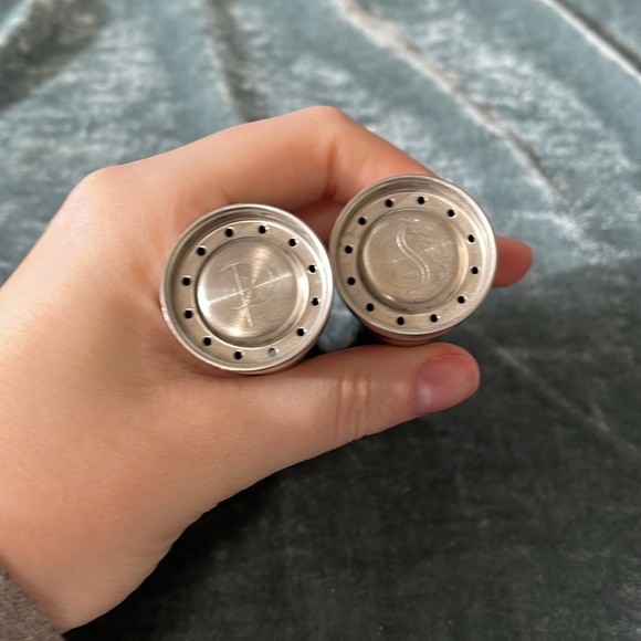 VTG Salt and Pepper Shakers Foley Metal - Picture 3 of 4